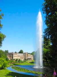 Forde Abbey &
                Gardens